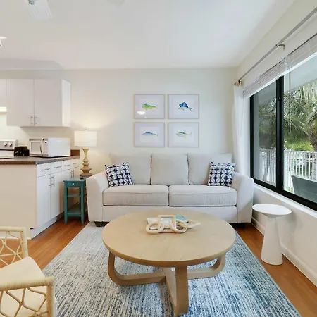Sailfish Suites 8 - Waterfront Lodging